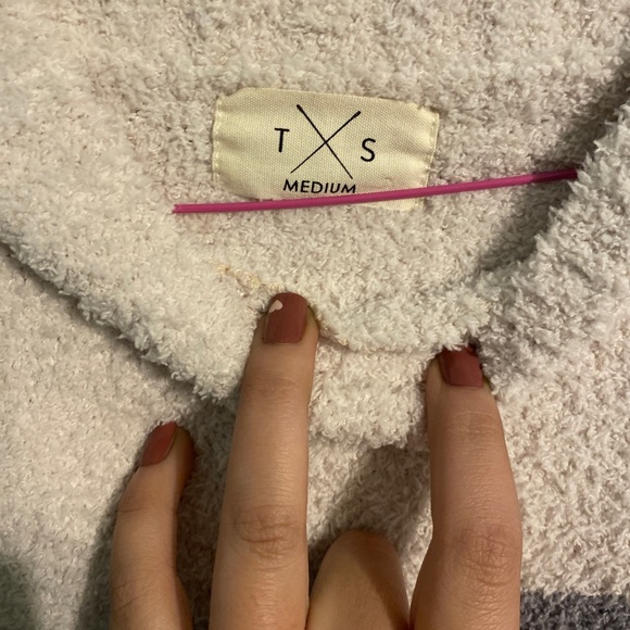 Stripped Sweater - Picture 1 of 2